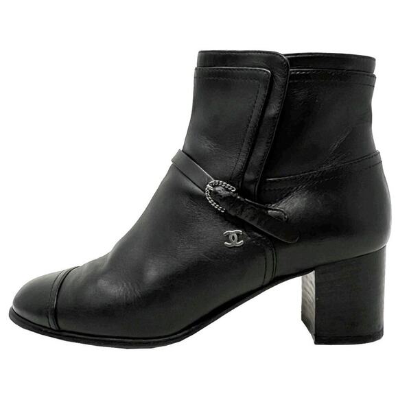 Chanel Black Leather Cap Toe Silver Buckle Ankle Boots 38.5 - Picture 1 of 9